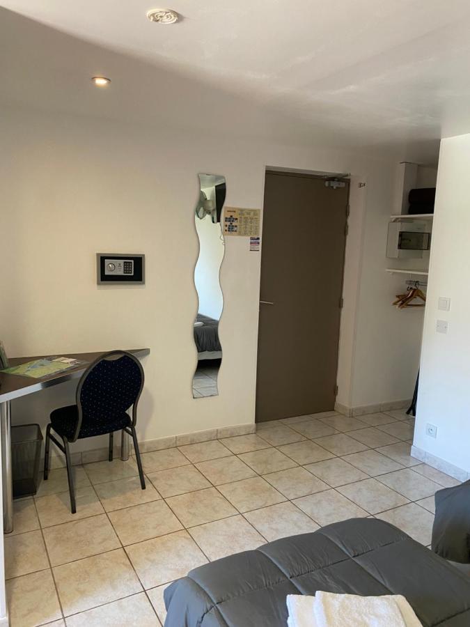 Logis Hotel La Chaumiere مارسيلان المظهر الخارجي الصورة