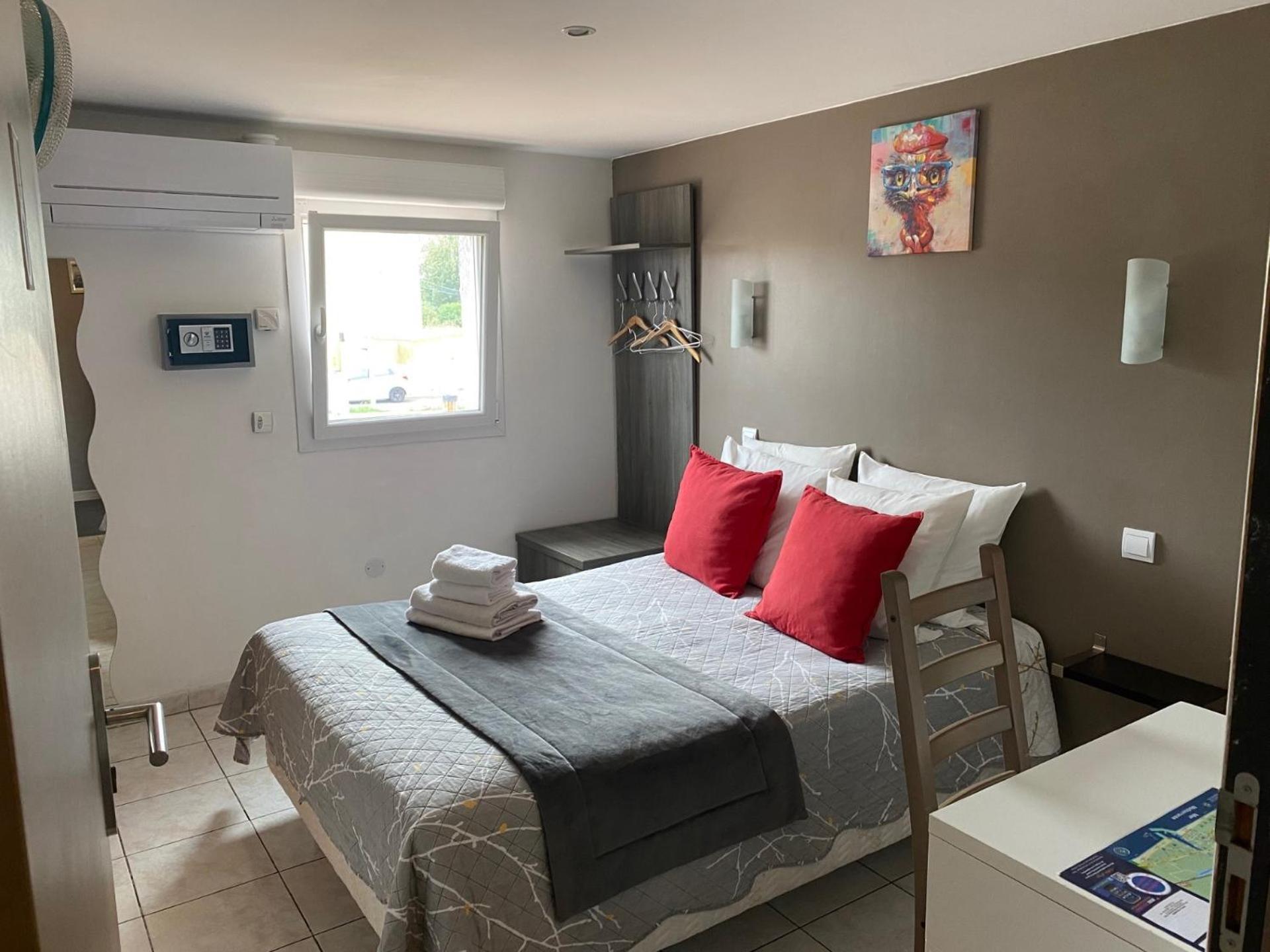 Logis Hotel La Chaumiere مارسيلان المظهر الخارجي الصورة