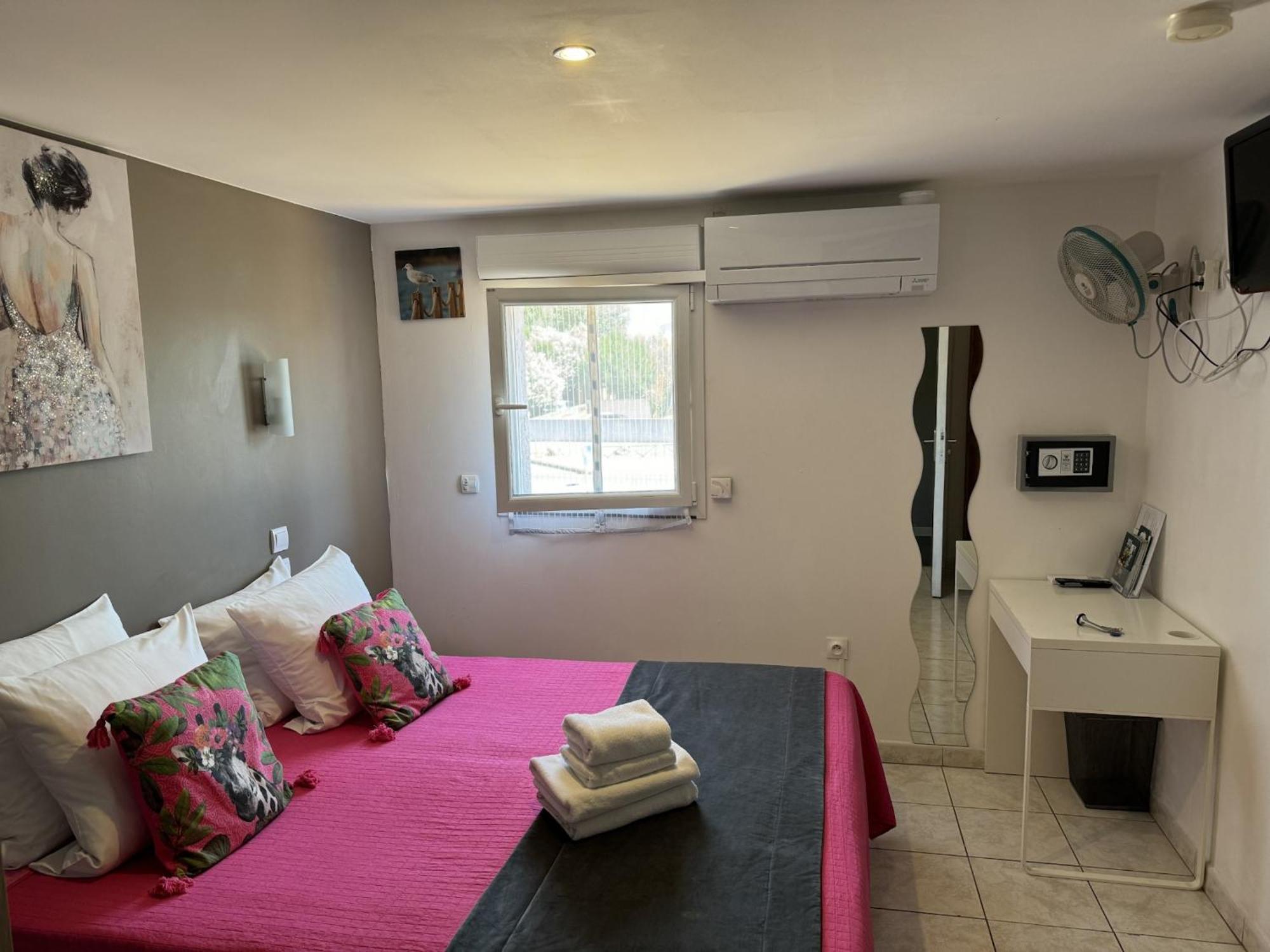 Logis Hotel La Chaumiere مارسيلان المظهر الخارجي الصورة